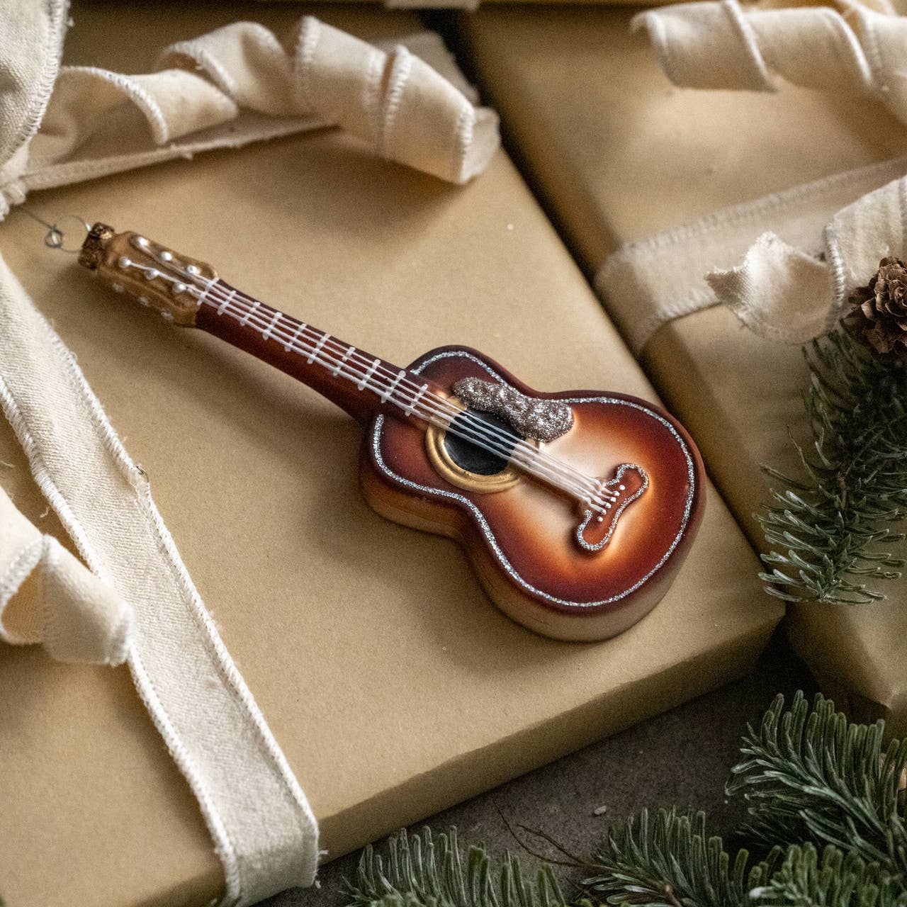 GUITAR ORNAMENT