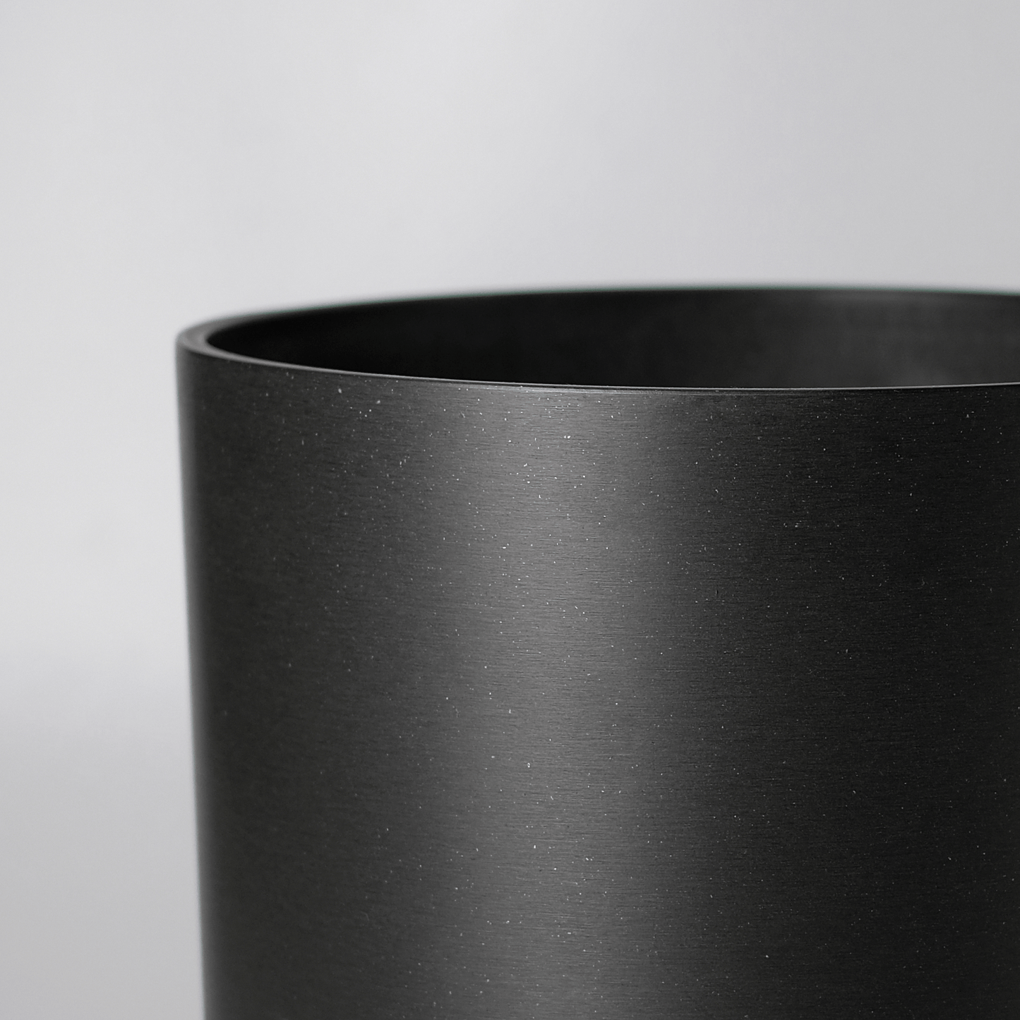 13" Black Kuro Planter & Saucer