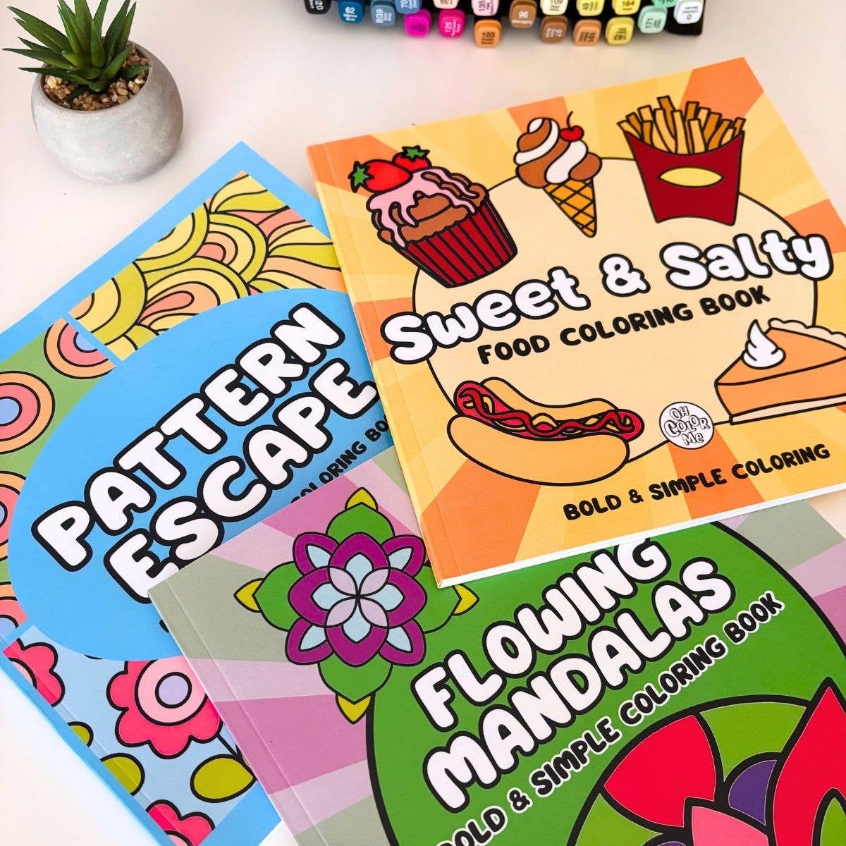 Pattern Escape Bold & Simple Coloring Book