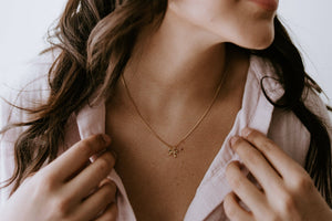 Bow Necklace