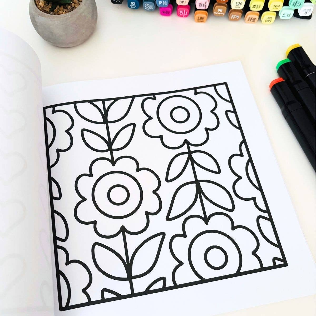 Pattern Escape Bold & Simple Coloring Book
