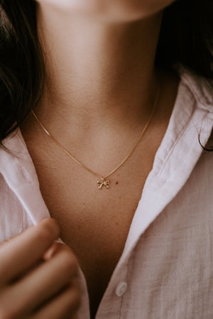 Bow Necklace