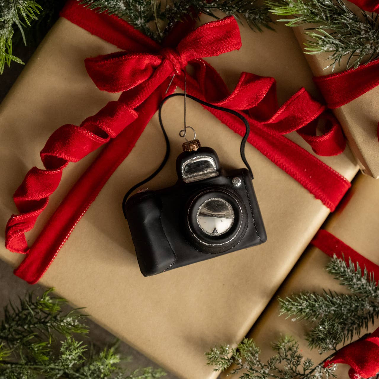 VINTAGE CAMERA ORNAMENT