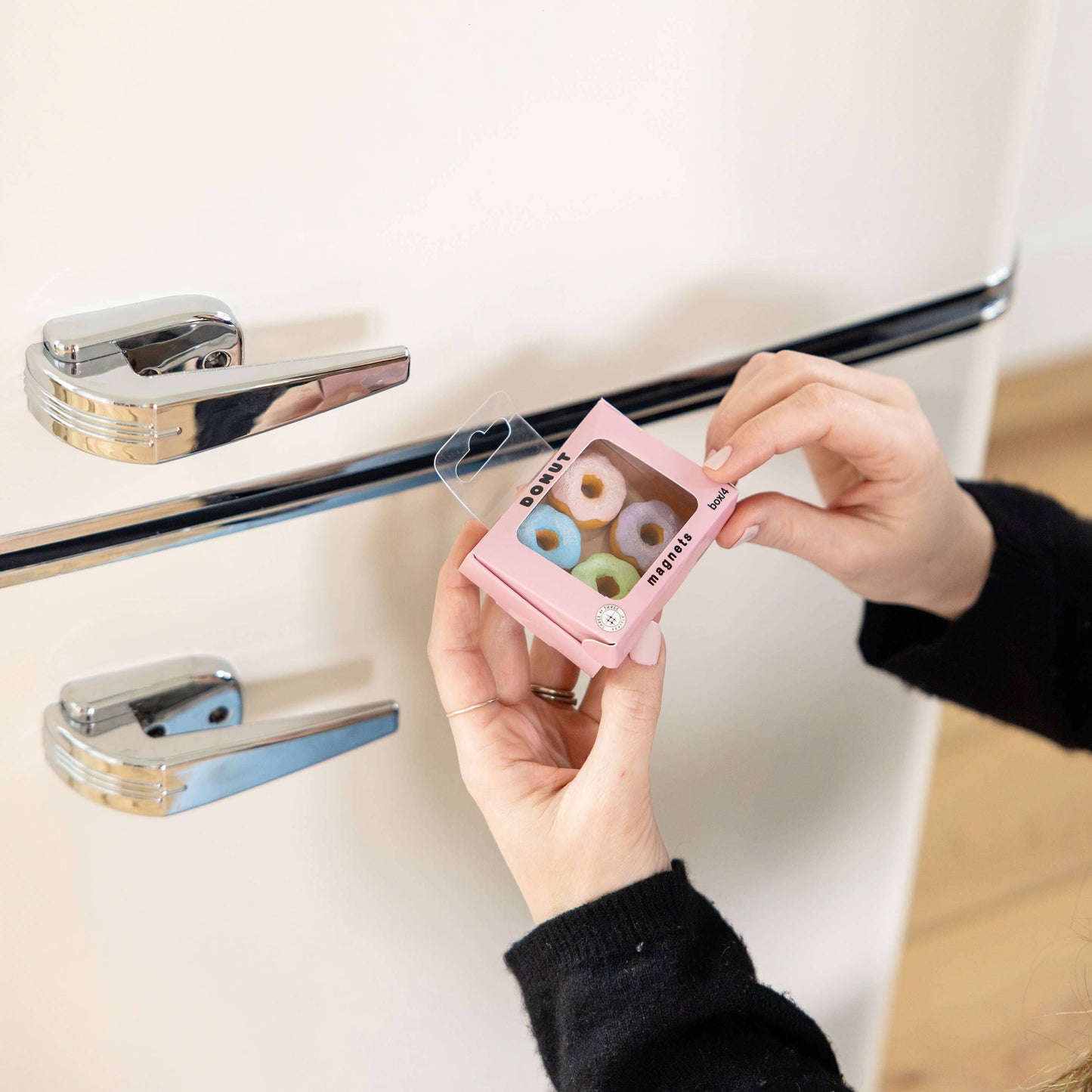 Colorful DONUT magnets ICONIC packaging s/4