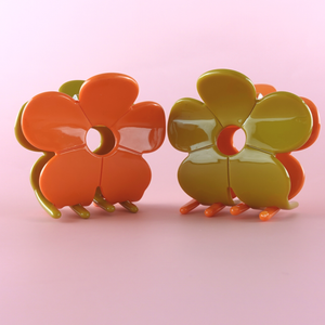 Open image in slideshow, Hanami Cellulose Acetate Flower Hair Claw Clips
